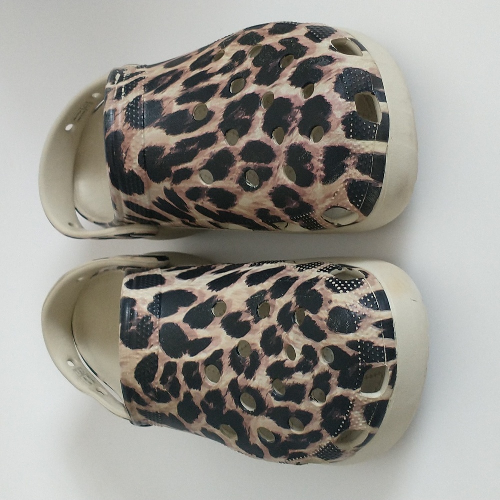 CROCS Platform Animal Print Comfort Clogs - Picture 5 of 12